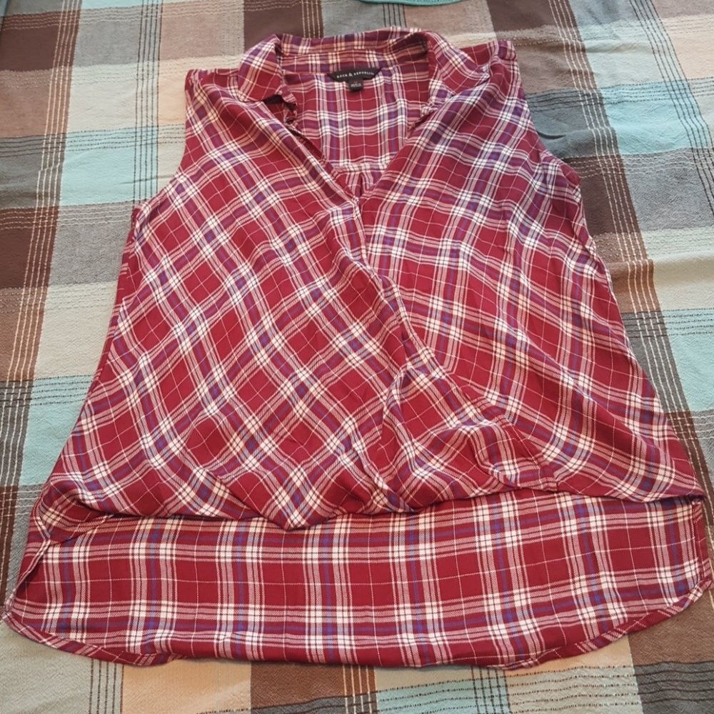 Rock & republic asymmetrical top.
